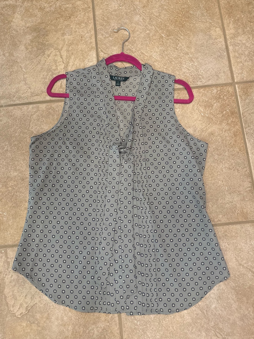 Lauren Ralph Lauren Light Gray Sleeveless Ruffle Tie-Neck Blouse with Dot Print